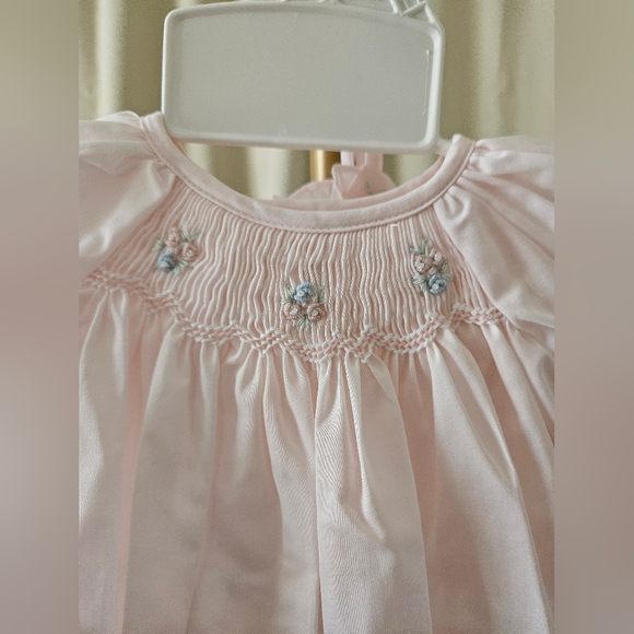Petit Ami Pink Heirloom Novelty Smocked Bubble NB – New - Picture 3 of 4